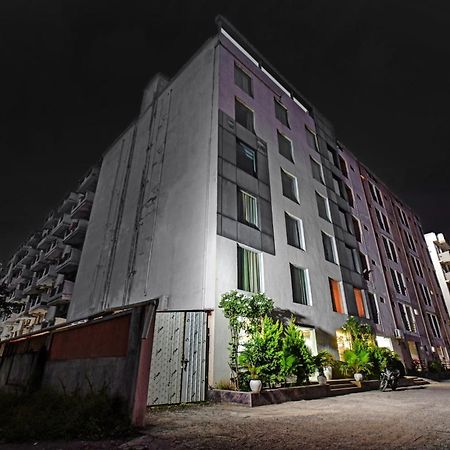 Townhouse Classio Suites Shirdi Bagian luar foto