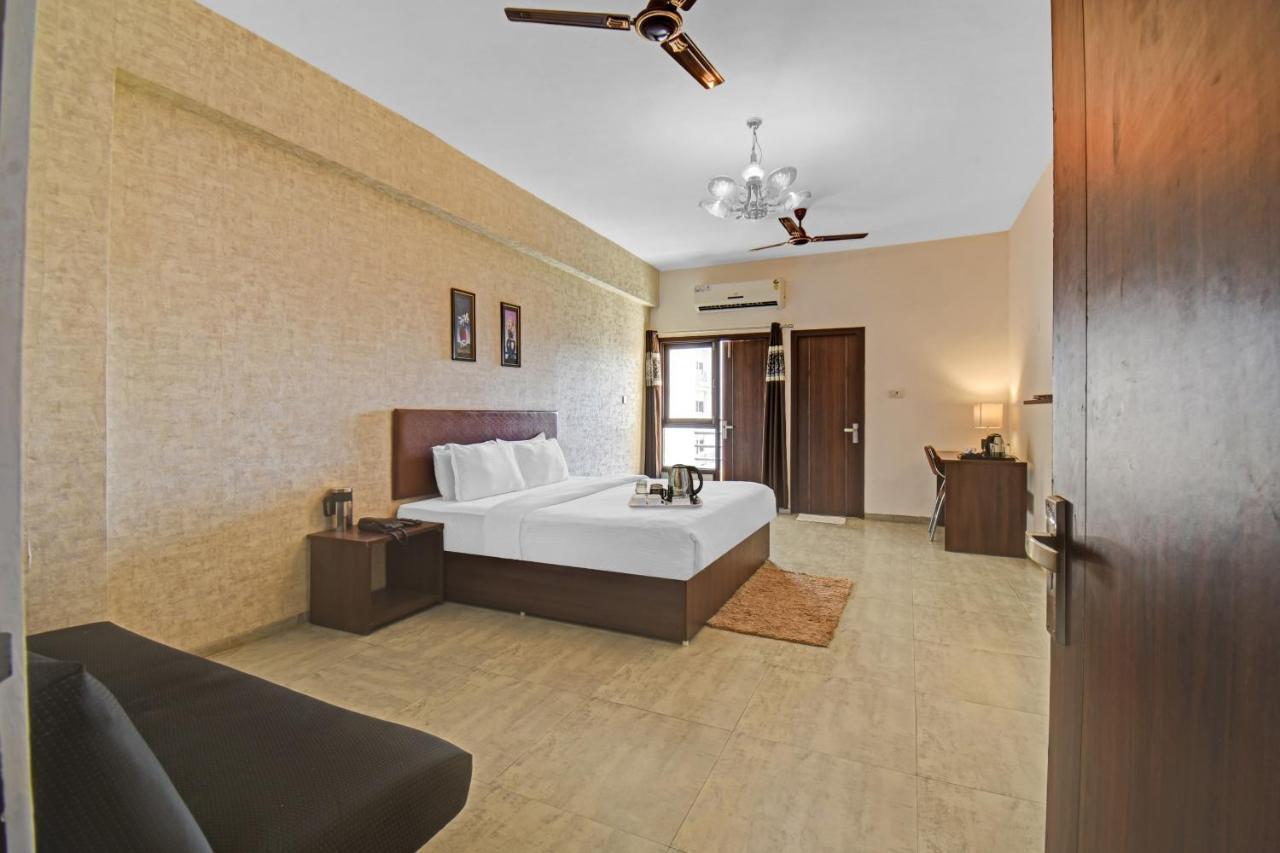Townhouse Classio Suites Shirdi Bagian luar foto