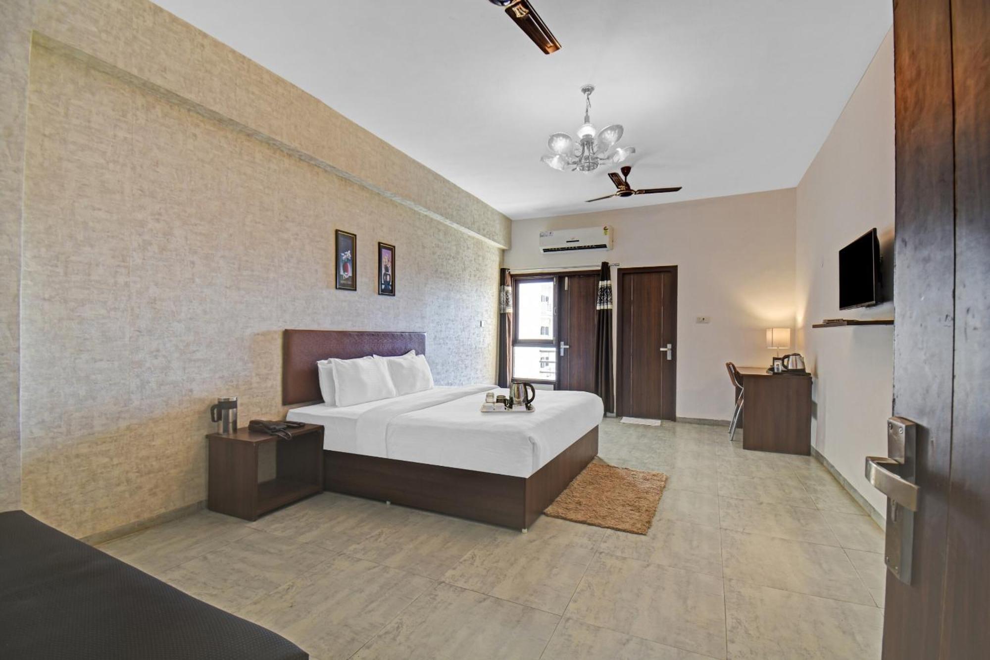 Townhouse Classio Suites Shirdi Bagian luar foto