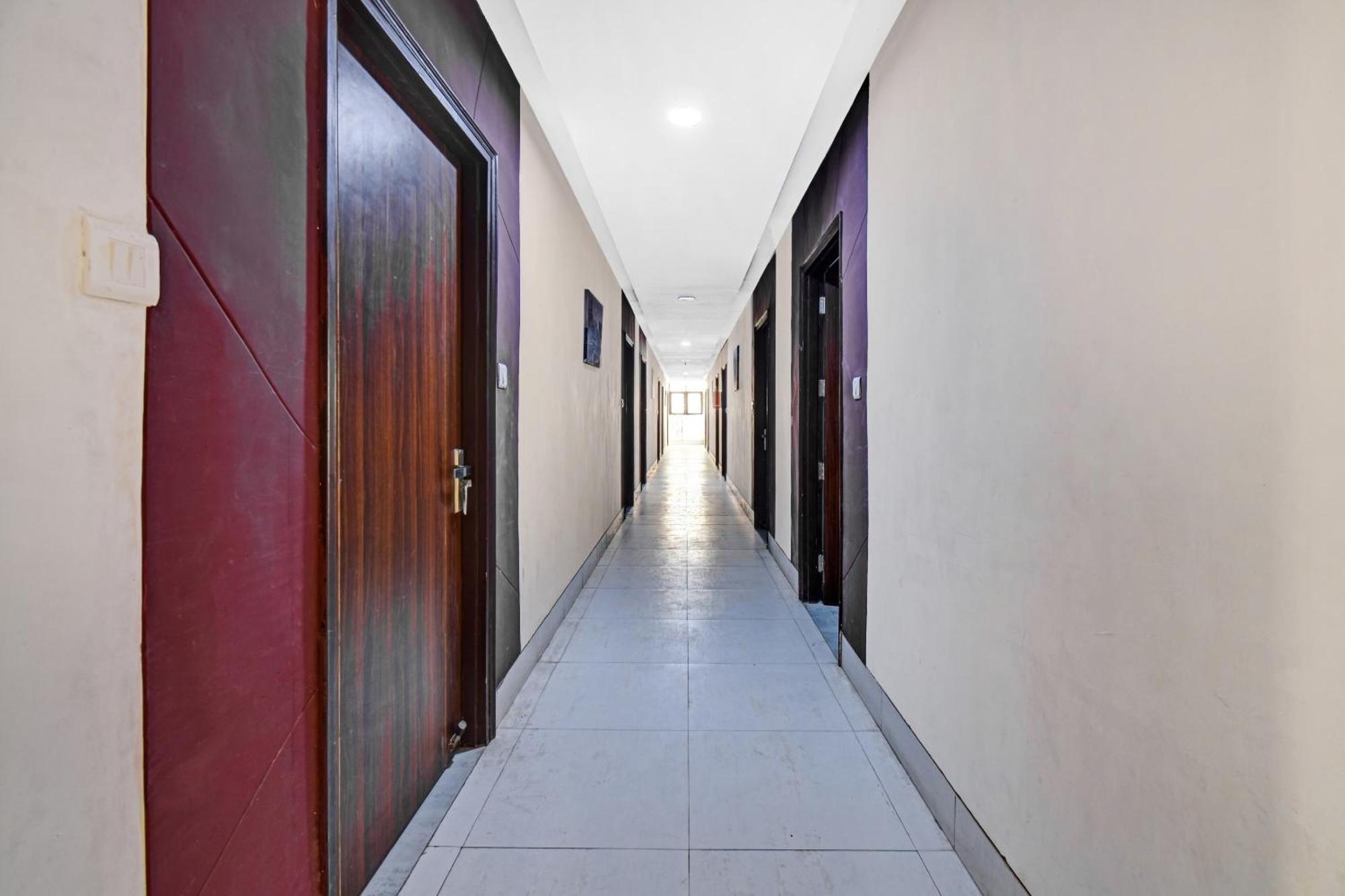 Townhouse Classio Suites Shirdi Bagian luar foto