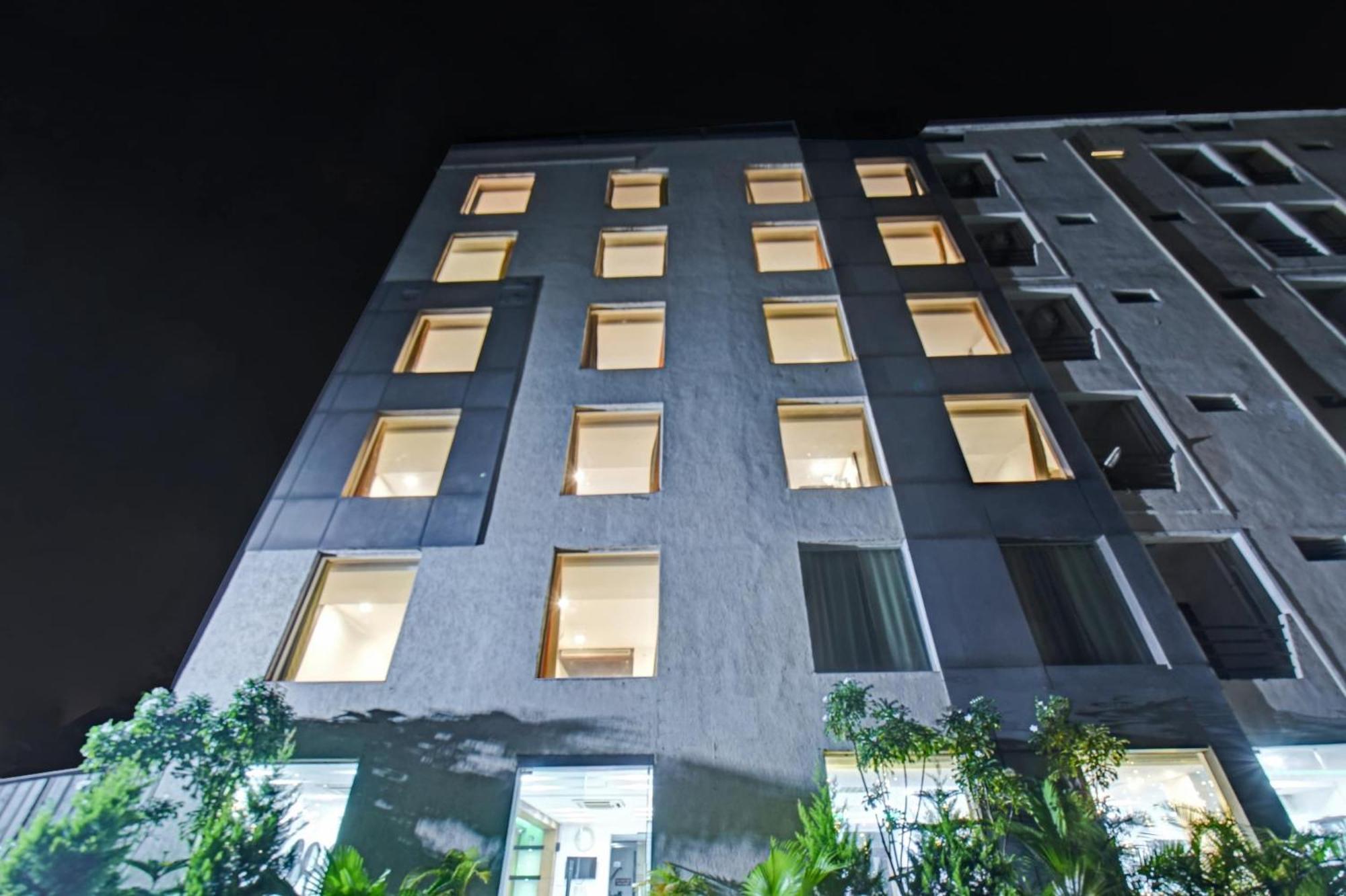 Townhouse Classio Suites Shirdi Bagian luar foto
