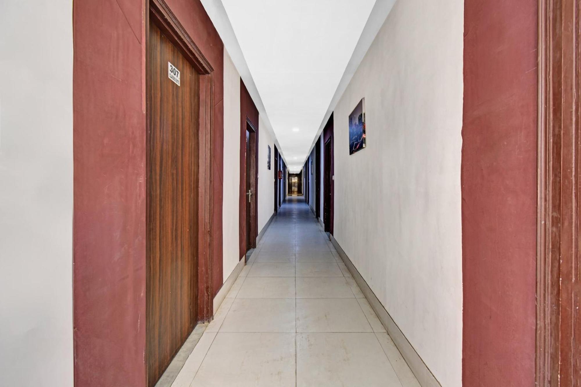 Townhouse Classio Suites Shirdi Bagian luar foto
